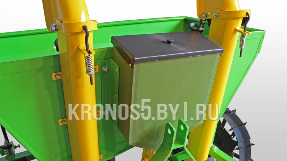 «Картофелесажалка Bomet | Бомет S-239/1 с бачком для удобрений (70-75 см)» - фото 7 «Картофелесажалка Bomet | Бомет S-239/1 с бачком для удобрений (70-75 см)» - фото 7