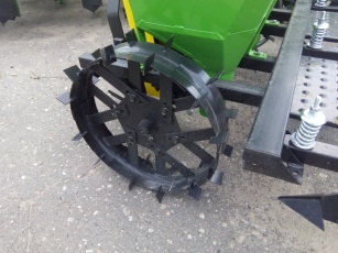 «Картофелесажалка D-Pol | Д-Пол СКН-180/2 (62,5 - 67,5 см)» - фото 6 «Картофелесажалка D-Pol | Д-Пол СКН-180/2 (62,5 - 67,5 см)» - фото 6